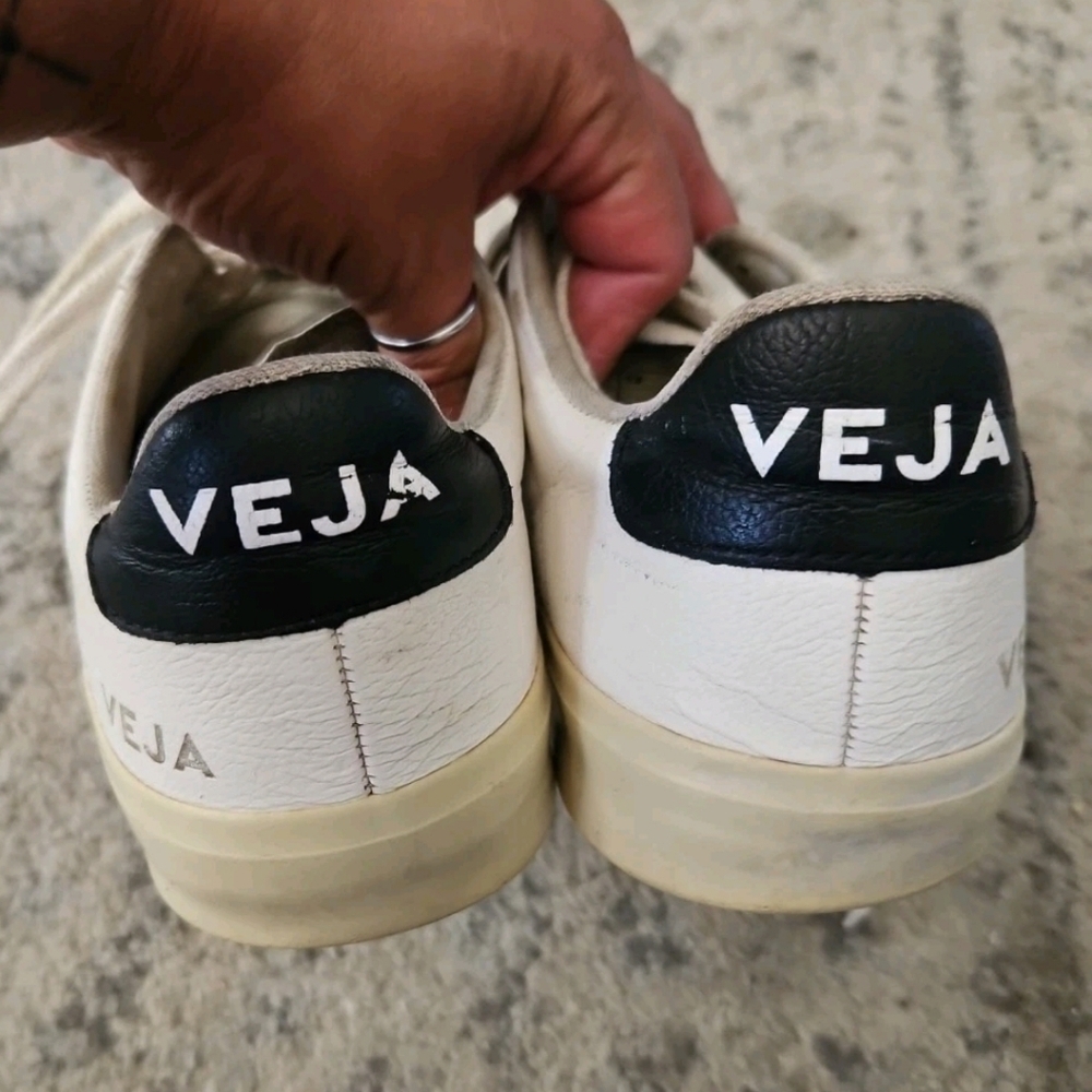 VEJA Womens White & Black Campo Leather Sustainable Designer Sneakers 6 - Picture 5 of 16